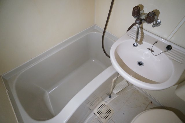 ハイツ法蓮の浴室