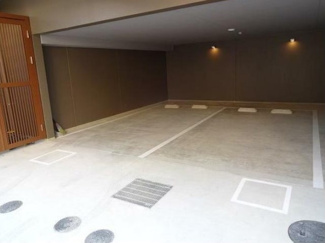 【駐車場】 | 駐車場に車を止められます