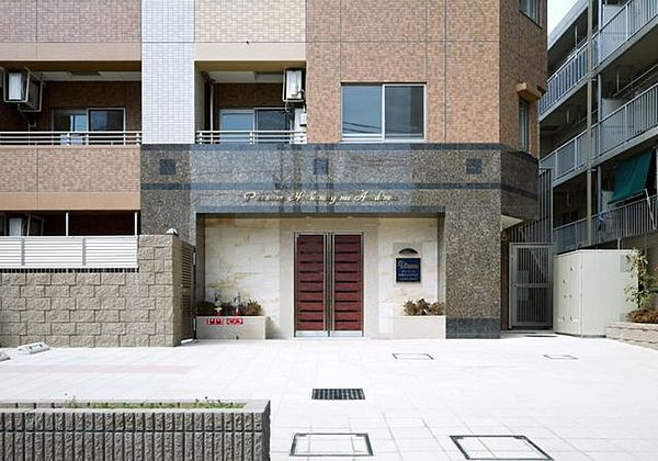 プレサンス本駒込アカデミアのエントランス