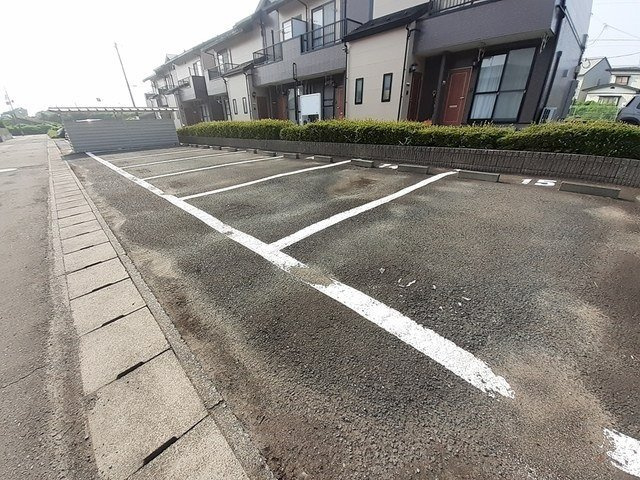 パームハイツ高田Ａ棟の駐車場