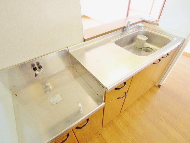 広島市安芸区矢野東４丁目のアパートのキッチン