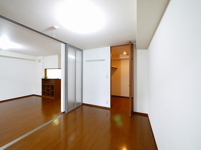 サンハイム　壱番館の寝室|使い勝手のいい寝室です