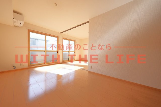 リーベ【10，000円キャッシュバック対象物件】の居間・リビング|使いやすいリビングです