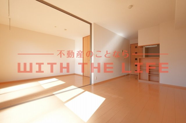 リーベ【10，000円キャッシュバック対象物件】の居間・リビング|ゆったりとした居間です