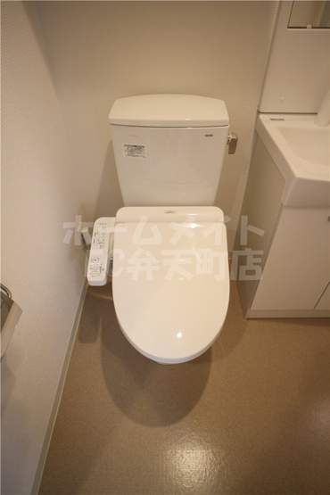 【トイレ】 | エグゼ大阪ドーム | コンパクトで使いやすいトイレです