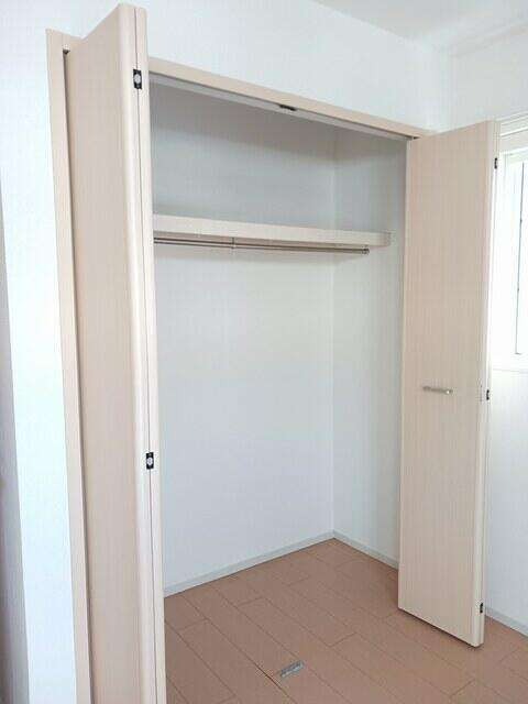 川崎市麻生区片平４丁目のアパートの収納