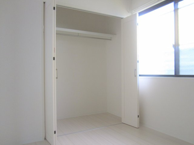 エバーグリーンハイツB棟の収納