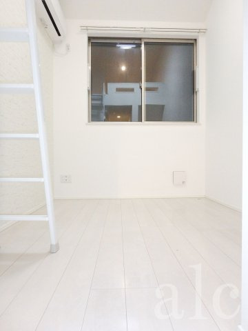 Stage北新宿Ⅱ (ステージ北新宿ツー)の居間・リビング