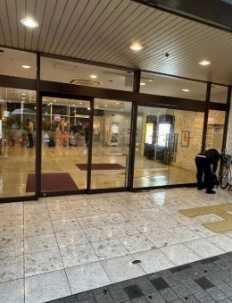 ひらかたサンプラザ３号館のロビー