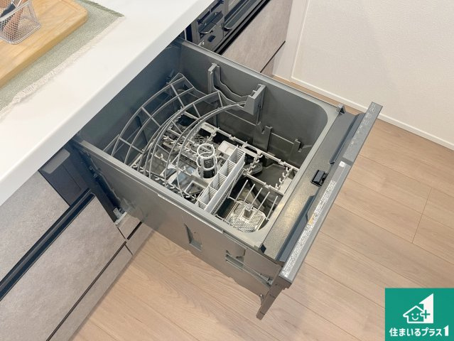 リベール加古川シティWEST弐番館の設備|食事後の一仕事、食器洗いをボタン一つでお任せできちゃいます！場所を取らないビルトイン式なので、お料理スペースもしっかり確保！
