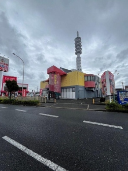 寝屋川市高宮栄町商業施設の外観