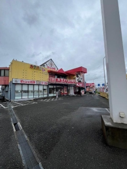 寝屋川市高宮栄町商業施設の外観