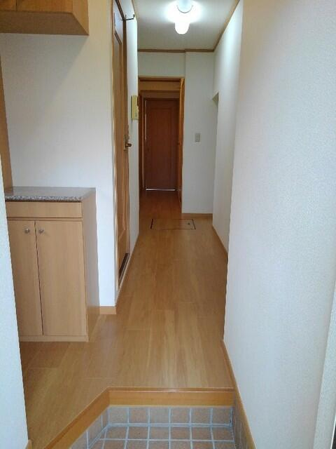 川崎市多摩区宿河原５丁目のアパートの玄関