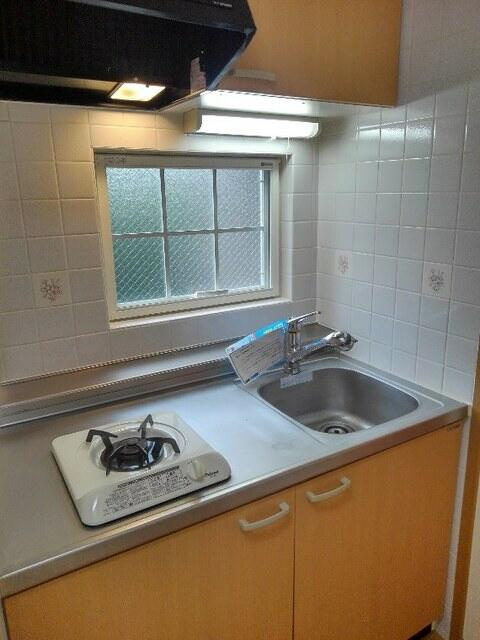 川崎市多摩区宿河原５丁目のアパートのキッチン