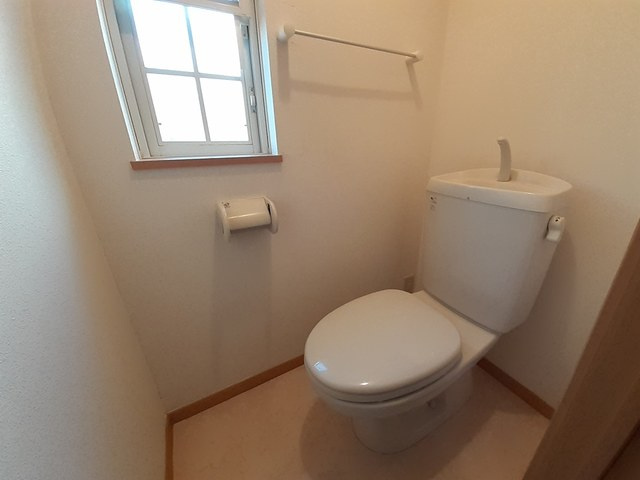 川崎市多摩区宿河原５丁目のアパートのトイレ