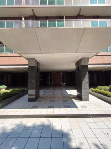 ライオンズタワー池袋のエントランス|落ち着いたエントランスです