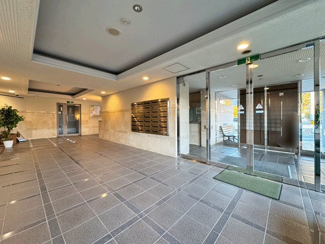 ダイアパレス若林のエントランス