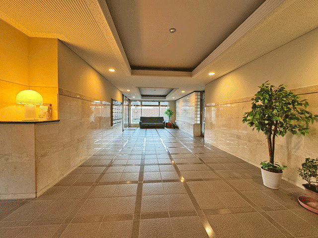 ダイアパレス若林のエントランス