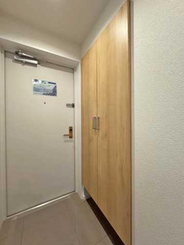 ダイアパレス若林の玄関