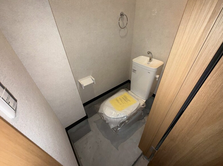 大阪市生野区中川２丁目の店舗事務所のトイレ