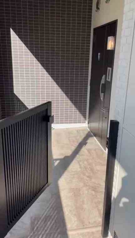 ヴェレーナ北大宮レジデンスの玄関