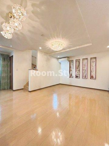 板橋区前野町3丁目戸建ての居間・リビング|※家具等はイメージになります