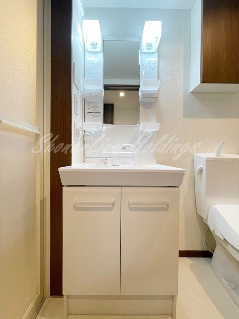 藤沢市辻堂３丁目のアパートの洗面所|明るい洗面所です