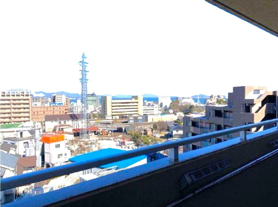 「大津」駅徒歩１１分の７階建マンション４階部分◆広々間取りの３ＬＤＫ角住戸◆シャリエ大津朝日が丘の展望|眺望