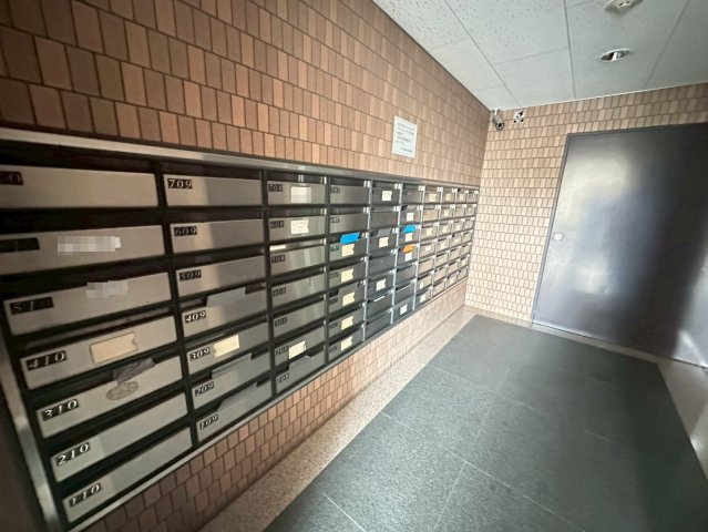 「大津」駅徒歩１１分の７階建マンション４階部分◆広々間取りの３ＬＤＫ角住戸◆シャリエ大津朝日が丘の設備|集合ポスト