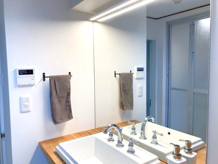 「大津」駅徒歩１１分の７階建マンション４階部分◆広々間取りの３ＬＤＫ角住戸◆シャリエ大津朝日が丘の洗面所|洗面