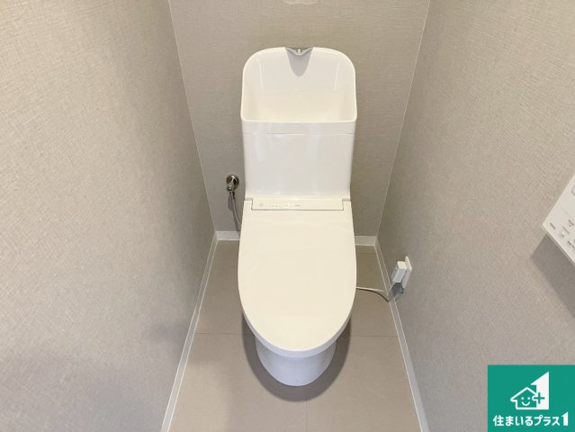 藤和明石公園ハイタウン弐号棟のトイレ|落ち着いた色で統一されたトイレ！
