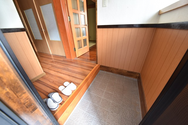 山崎戸建の玄関