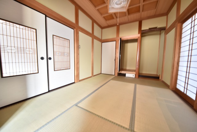 山崎戸建の和室