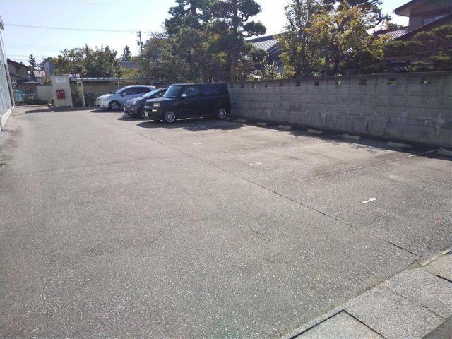 レオパレスとんびのその他