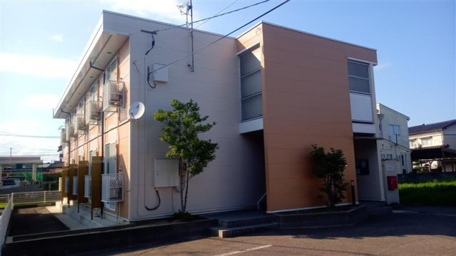 レオパレスＴＲＥＳＯＲの外観