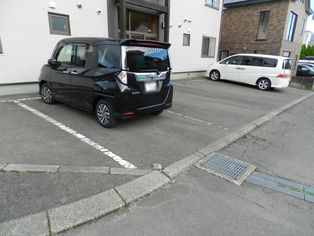 KANARCOURTの駐車場