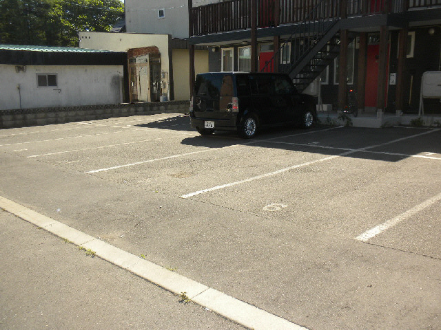 YT-1の駐車場