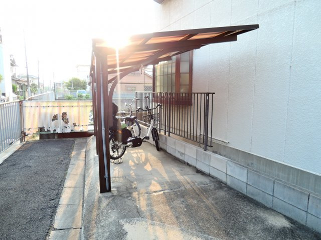 コーポ松政の駐車場