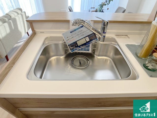 パレス朝霧の設備|蛇口の先端に浄水器を内蔵しています！原水と浄水、お湯と冷水、シャワーの切替えがワンタッチなので用途によって使い分けられます。