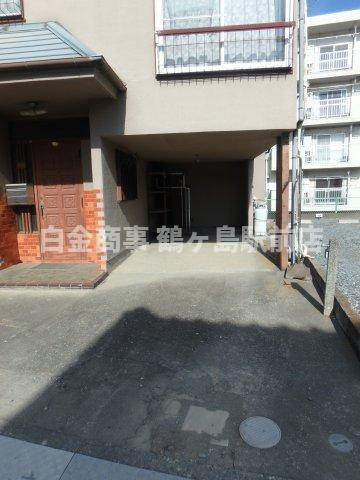 坂戸市八幡中古戸建の駐車場