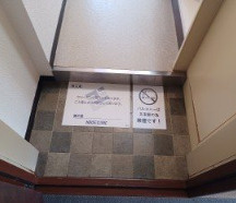 日神パレス西新宿の玄関
