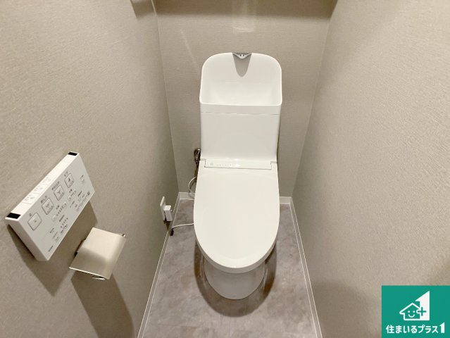 シーサイドパレス明石錦明館のトイレ|1・2階の2ヶ所にあるので、朝の忙しい時間の順番待ちもなく、深夜の利用にも大変便利です。