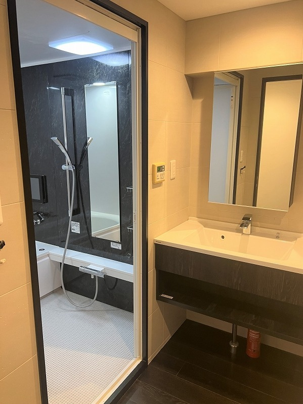 ライオンズマンション牧志の独立洗面台|分譲賃貸｜那覇市牧志｜ライオンズマンション牧志｜アイランドリゾート沖縄