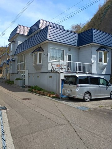 北海道久遠群　戸建ての前面道路含む現地写真