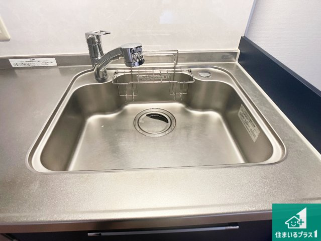 ユニハイム明石の設備|広々としたシンクで食器洗いも楽々！