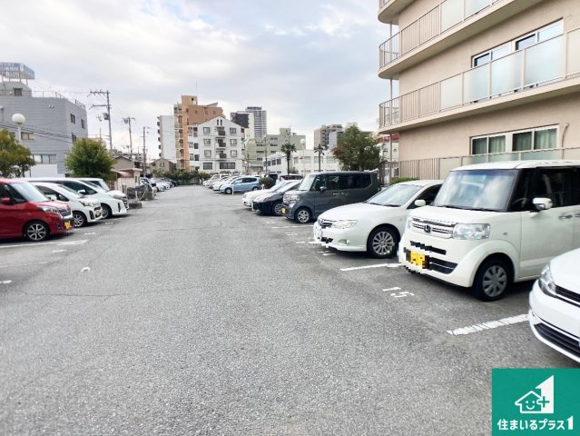 ユニハイム明石の駐車場|共用部（駐車スペース）