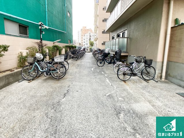 ユニハイム明石の駐輪場|共用部（駐輪場）