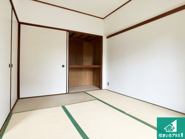 ユニハイム明石の和室|便利な和室は客間としてだけでなく、小さなお子様のプレイルームや食後のくつろぎスペースとしてもご利用いただけます。収納もついていますので大活躍間違いなし！