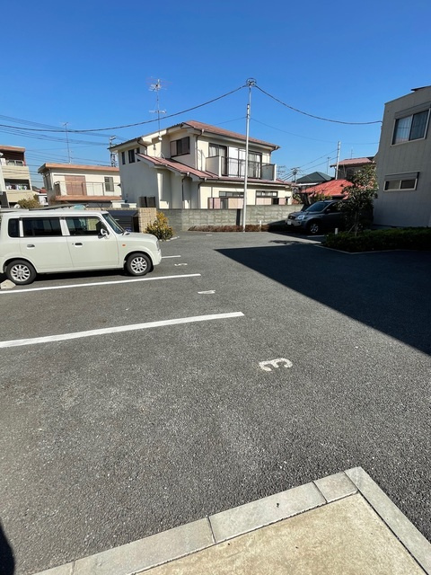フローレンスの駐車場