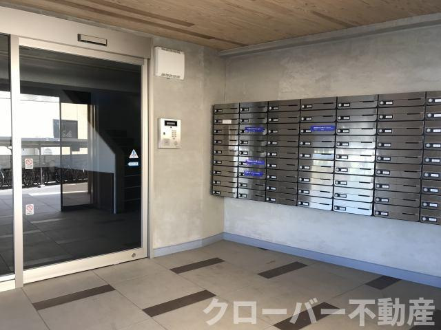 青山ハイツのエントランス